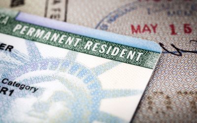 Trump dice que la orden de inmigración se aplicará solo a las Green Cards y durará 60 días