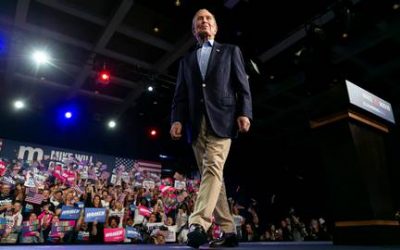 Michael Bloomberg abandona la carrera 2020 y respalda a Biden